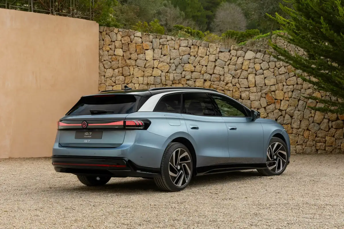 فولكس واجن id7 tourer الجديدة